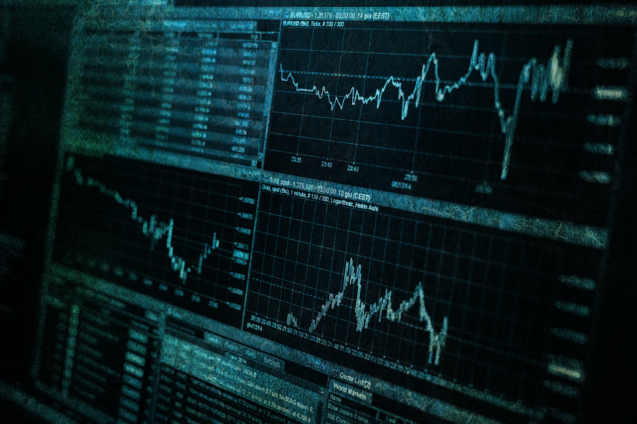 Monitore mit Graphen/bei Verlinkung führt Link zur Projektwebsite